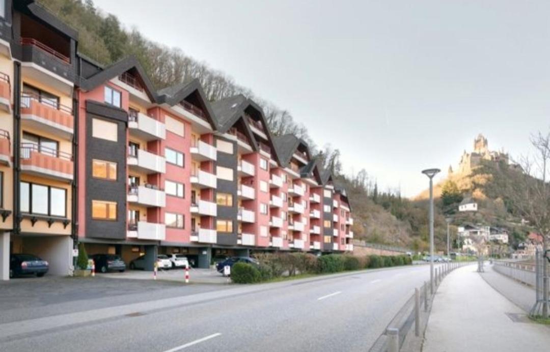 Panorama Oase Ferienwohnung Mit Blick Auf Mosel Und Reichsburg Cochem Exterior photo