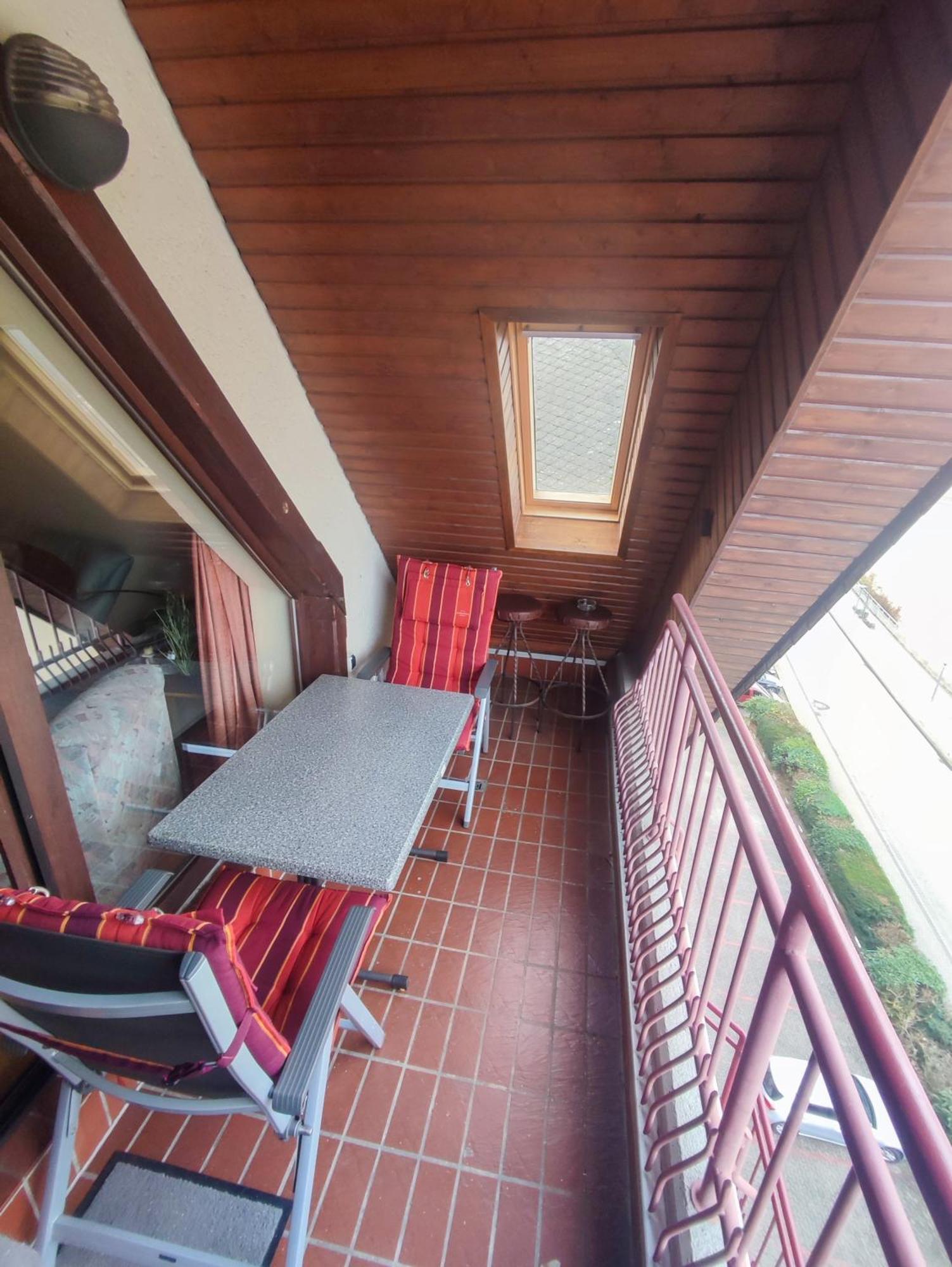 Panorama Oase Ferienwohnung Mit Blick Auf Mosel Und Reichsburg Cochem Exterior photo